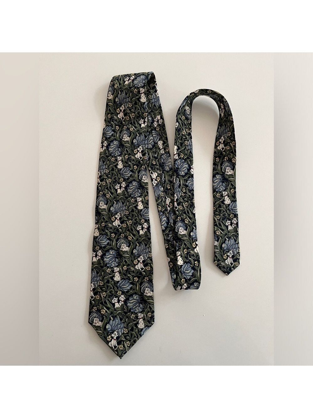 DISNEY 101 Dalmatians 100% Silk Tie Floral Made Italy Novelty Business Office